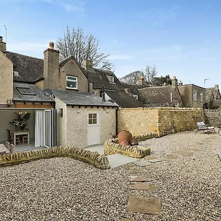 Luxury Cotswold Cottage With Hot Tub In Stow On The Wold! Exterior photo