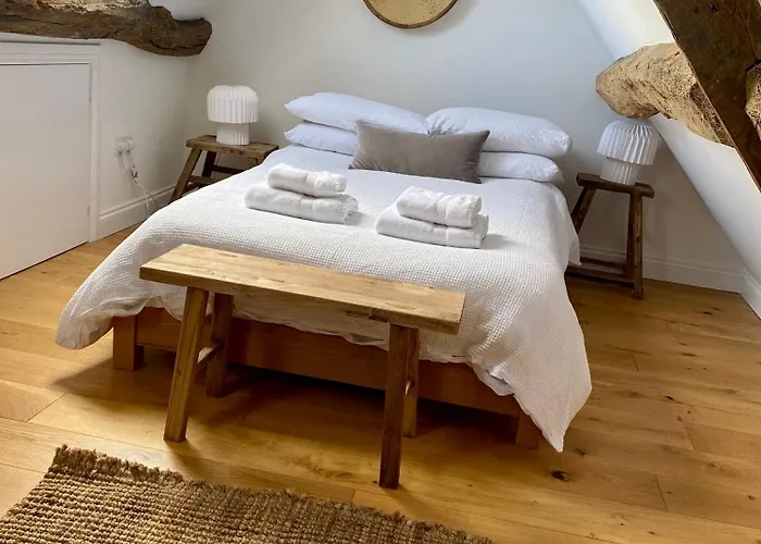 Luxury Cotswold Cottage With Hot Tub In Stow On The Wold!