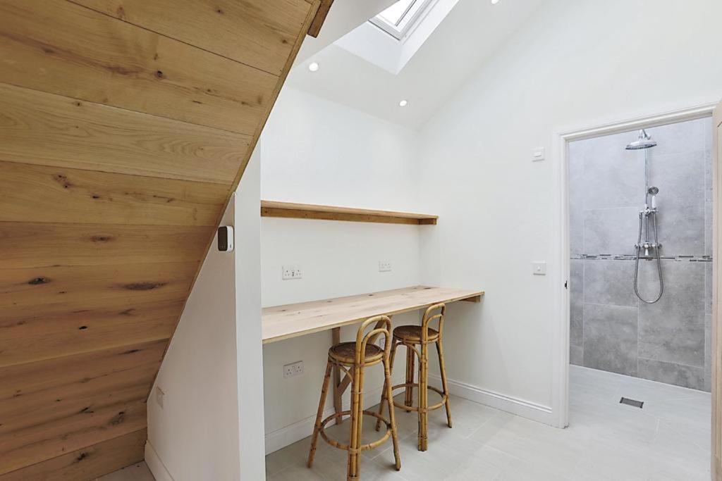 Luxury Cotswold With Hot Tub In On The Wold!