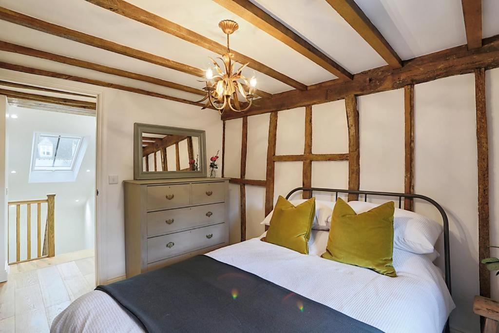 Luxury Cotswold With Hot Tub In On The Wold! Stow-on-the-Wold