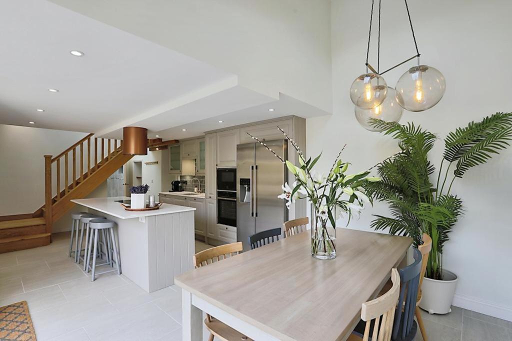 Luxury Cotswold With Hot Tub In On The Wold! Stow-on-the-Wold