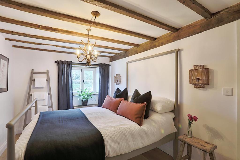 Holiday home Luxury Cotswold With Hot Tub In On The Wold!