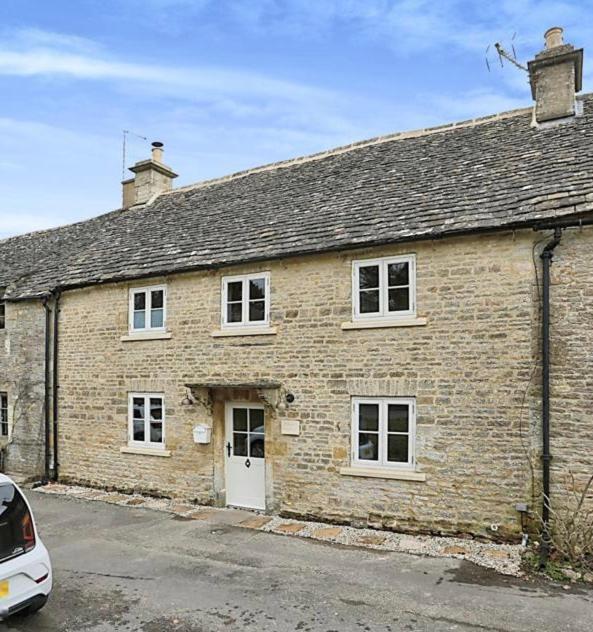 Luxury Cotswold With Hot Tub In On The Wold! Stow-on-the-Wold